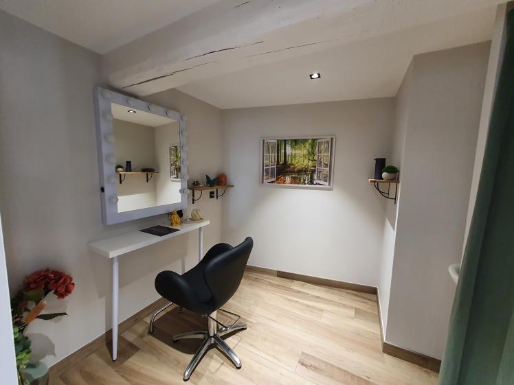 Transformation d'une maison en salon de coiffure