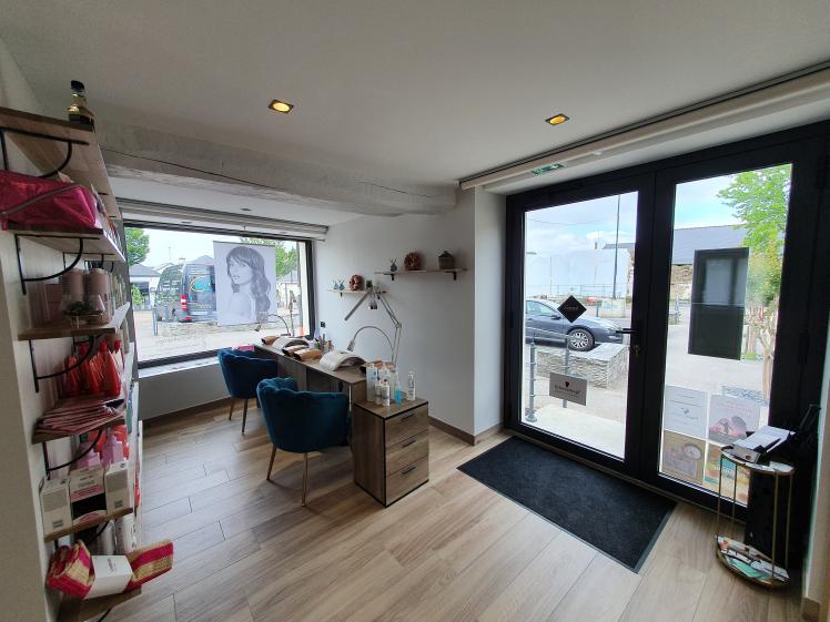 Transformation d'une maison en salon de coiffure