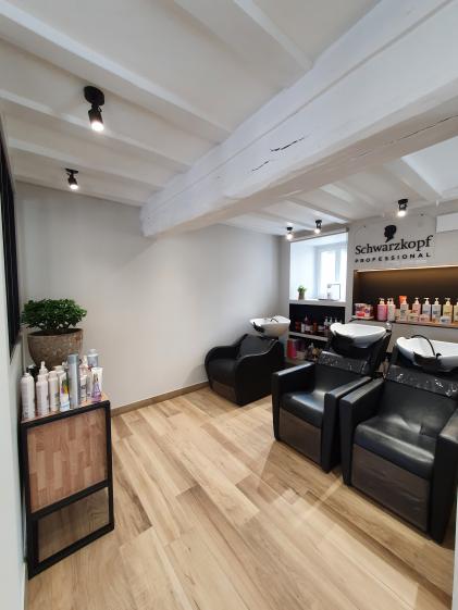 Transformation d'une maison en salon de coiffure