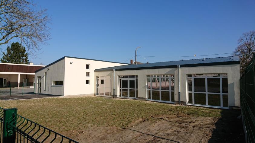 FACADE COUR
