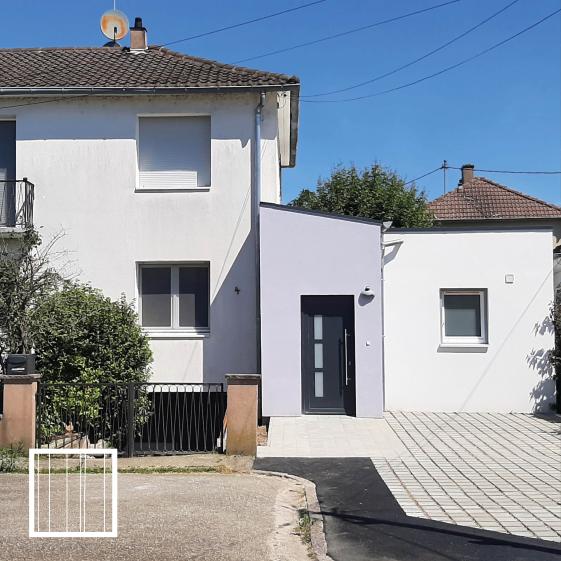 Extension de maison et volumetrie sur la rue