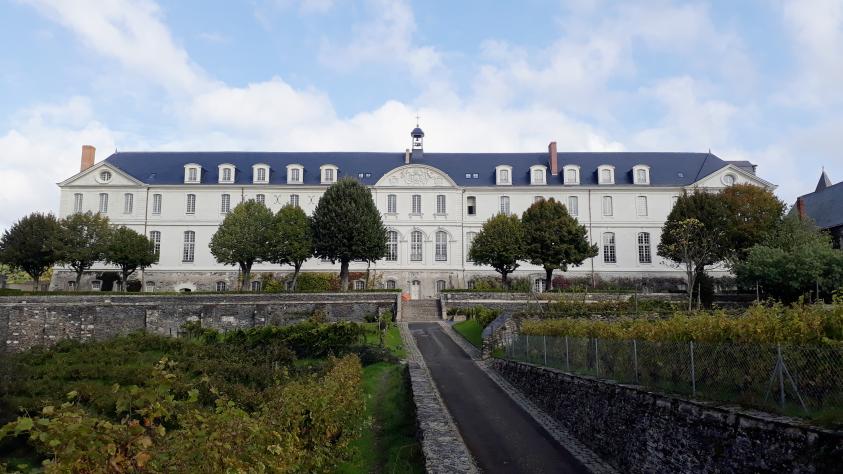 Vue générale de la façade sud restaurée