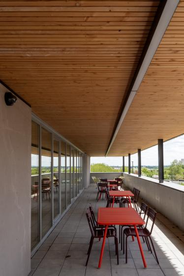 Photo - extérieur - École supérieure d'ingénieurs de Reims- ESI Reims
