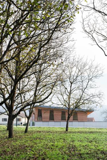 Vue extérieure - L'école dans son environnement @François Croisille