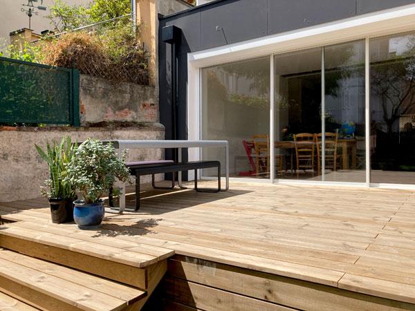 Extension et rénovation d'une maison de ville : vue de la terrasse, projet par Atelier S architecture, architecte et architecte d'intérieur à Toulouse
