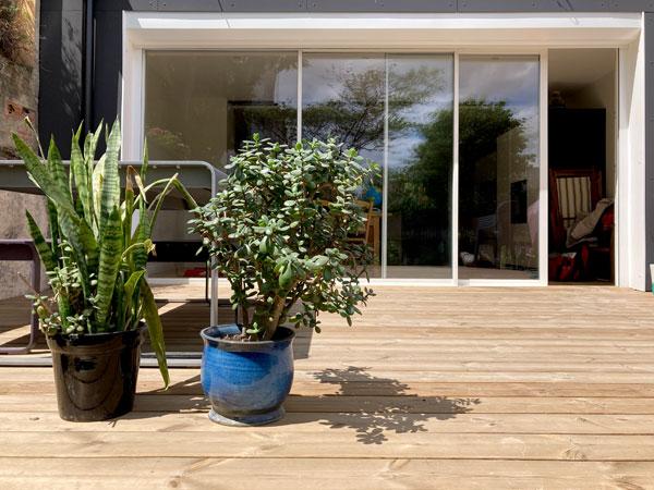 Extension et rénovation d'une maison de ville : baie vitrée sur le jardin, projet par Atelier S architecture, architecte et architecte d'intérieur à Toulouse