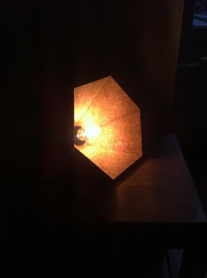 Photo lampe ©j.sage-thomas