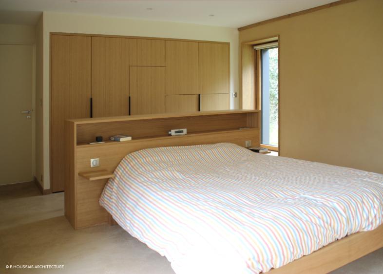 Chambre parentale : tête de lit et espace dressing sur mesure