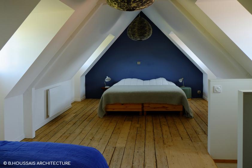 Chambre dortoir sous les combles, façon cabane !