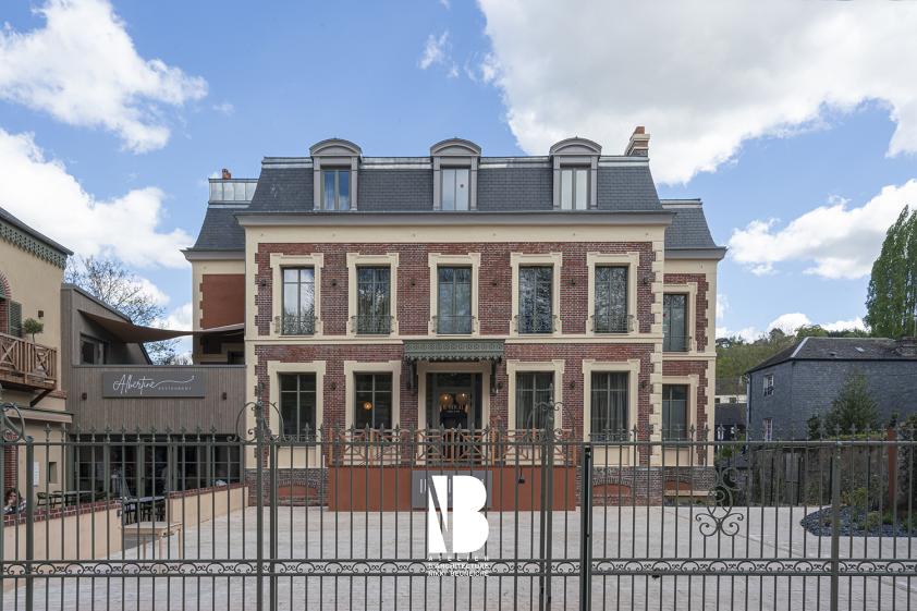 Accès hôtel côté rue