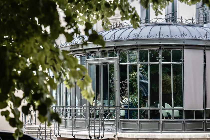 vue sur une rotonde depuis l'extérieur - reims champagne gastronomie