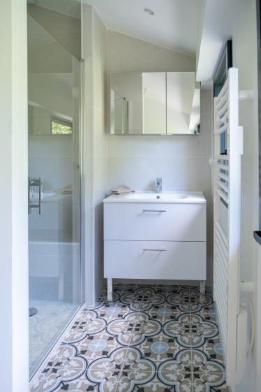Création d'une salle d'eau attenante à la chambre principale
