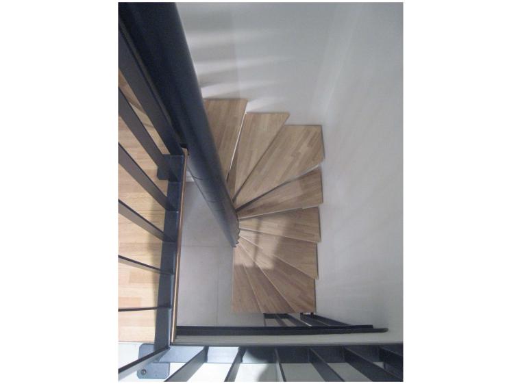 le nouvel escalier en métal et bois HEVEA