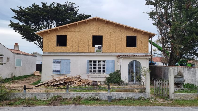 Maison en cours de surélévation par murs à ossatures bois