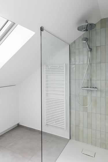 Salle de bain sous pente