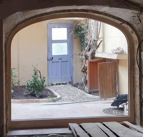 réouverture d'anciennes ouvertures, menuiseries neuves en bois