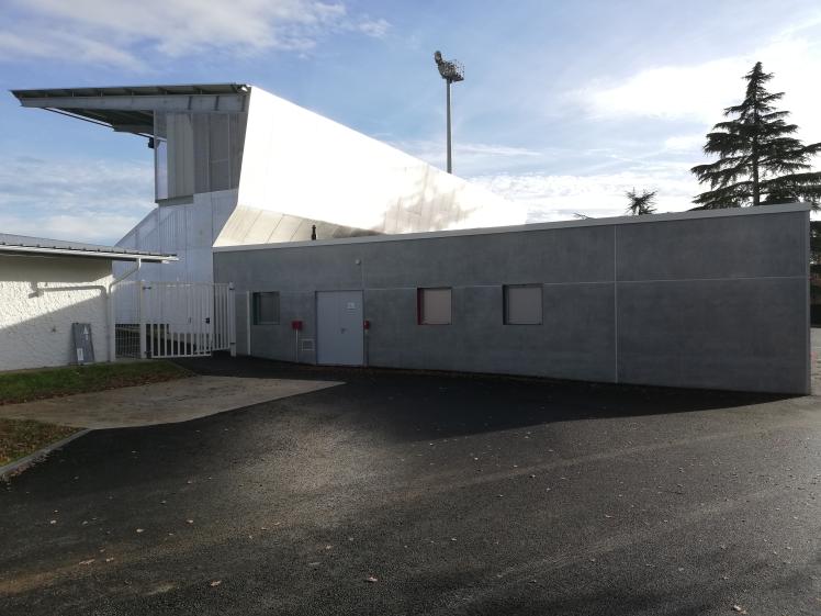 Ensemble tribunes vestiaires