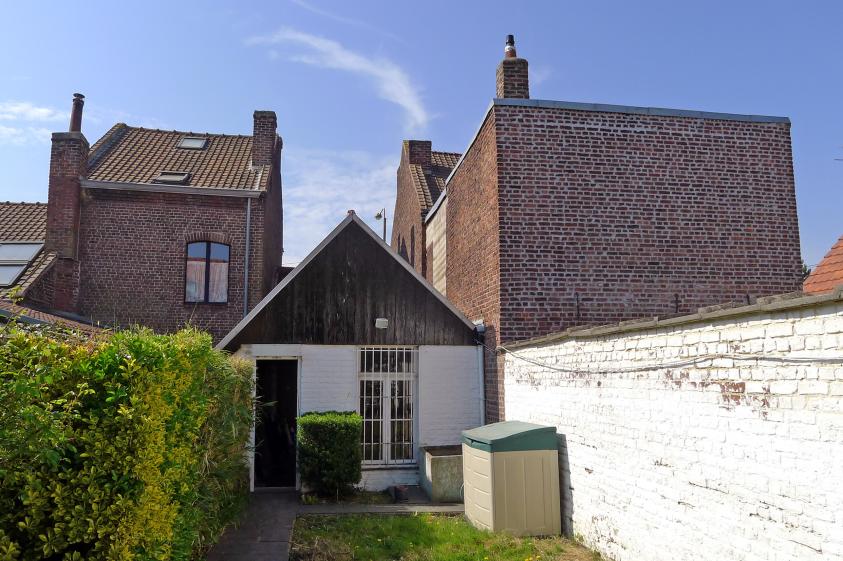 Vue du garage depuis le jardin - Avant les travaux
