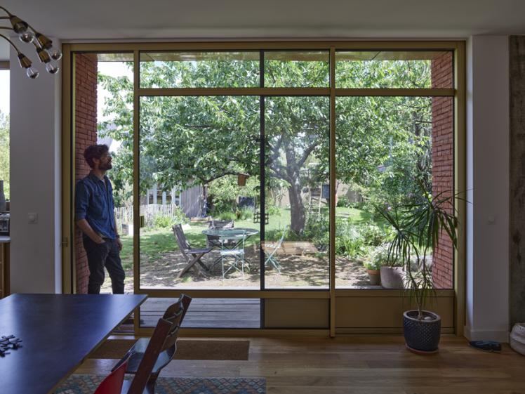Extension dans un jardin, vivre dehors