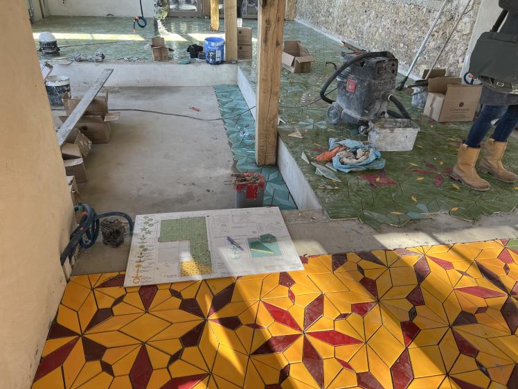 Sol motif penrose
