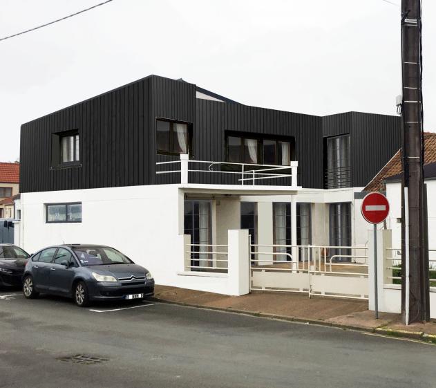 maison bardage bois noir