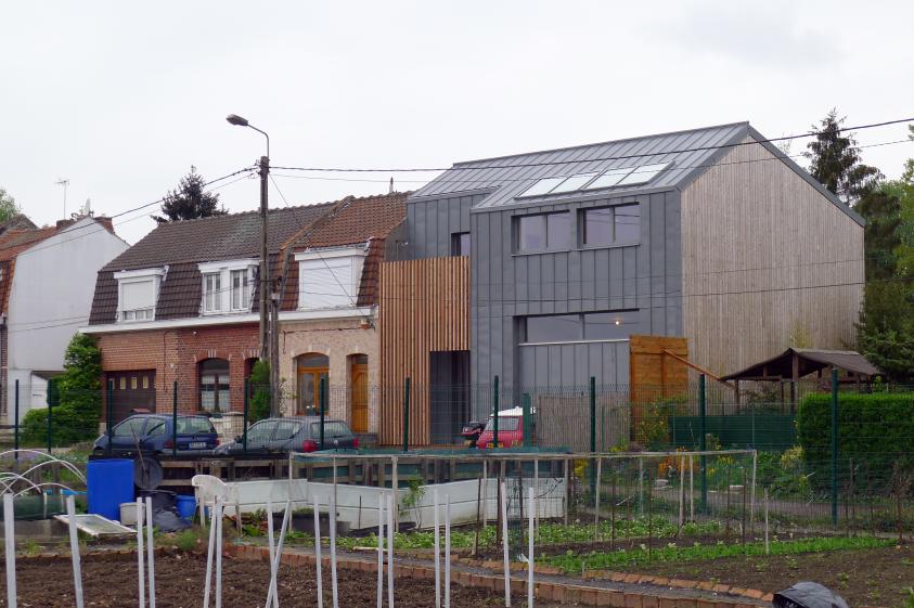 Façade Zinc joint debout - garde corps bois - vue depuis le jardin potager