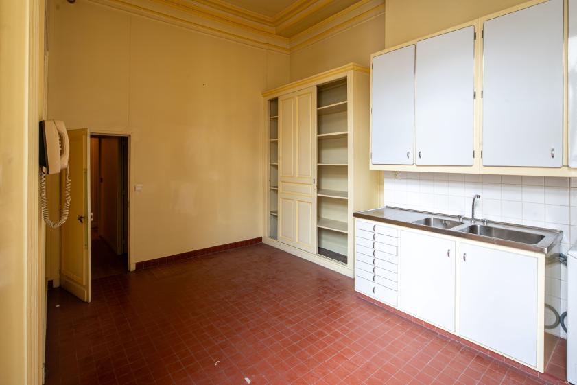 Vue de l'arrière cuisine avant travaux