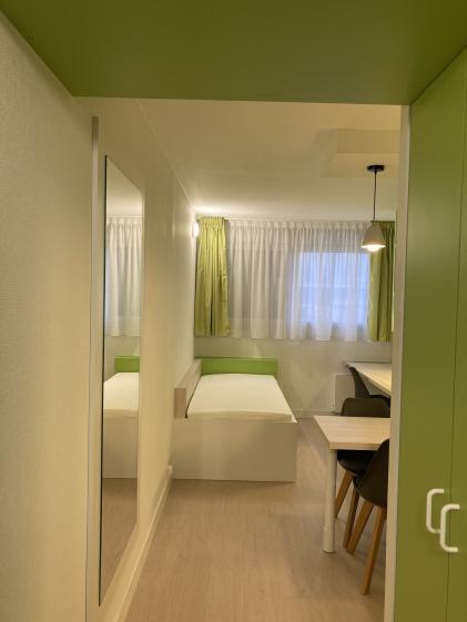 STUDIO APRES TRAVAUX - ENTREE
