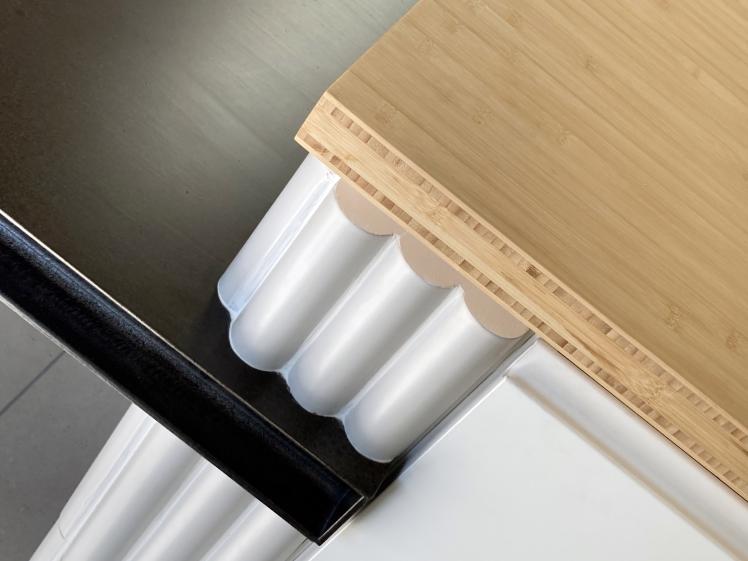 Détail accroche table