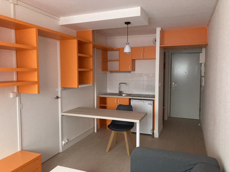 T1 APRES TRAVAUX - SALON