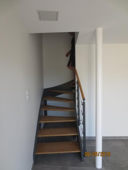 ESCALIER VERS ETAGE 1