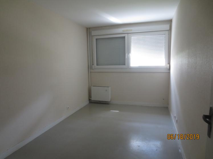 STUDIO  AVANT TRAVAUX - CHAMBRE