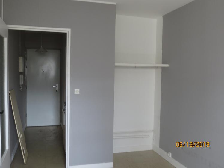 STUDIO AVANT TRAVAUX - ENTREE