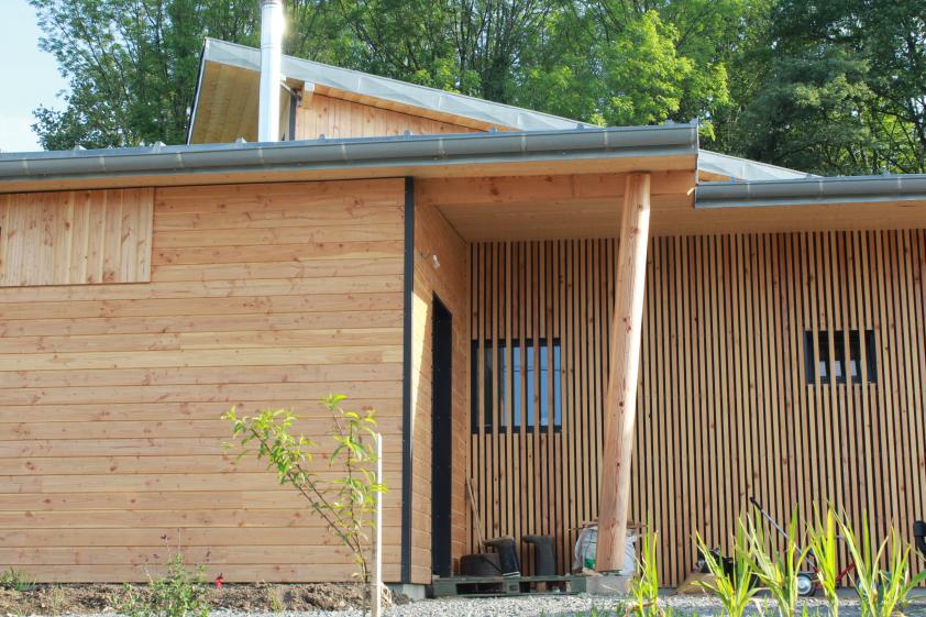 entrée vue extérieure bardage bois