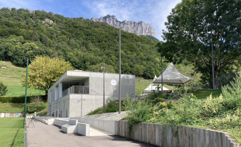 vestiaires de foot - Menthon Saint Bernard