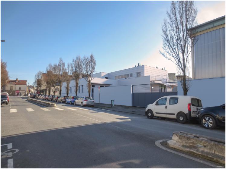 Façade sur rue.