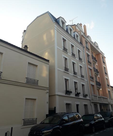 Vue depuis la rue APRES les travaux de surélévation