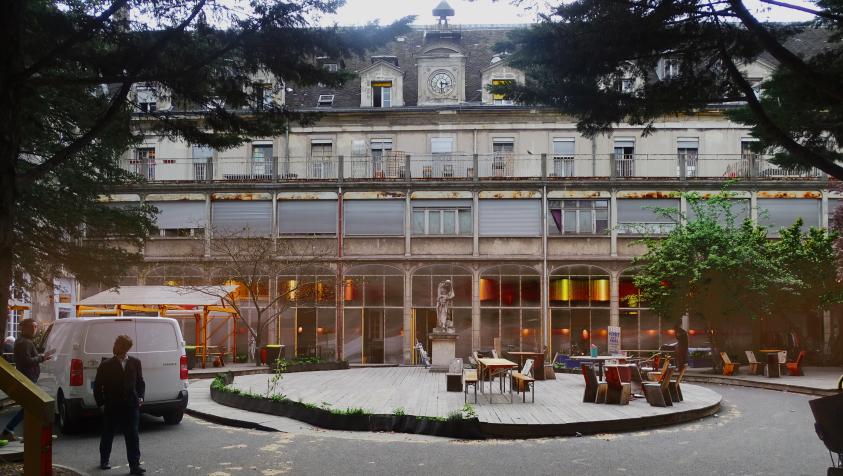Vue du bâtiment Oratoire depuis l'avenue Denfert Rochereau