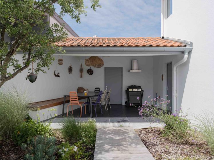 pool-house