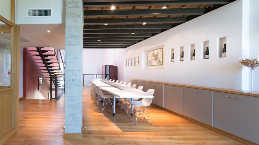 Rénovation intérieure contemporaine - Maison des Vins de Gigondas