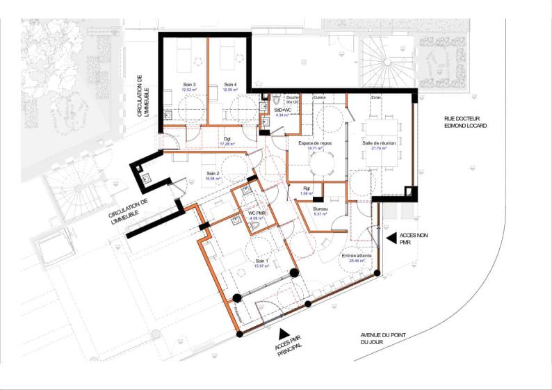 Proposition avec salle de réunion et d’attente en façade, salle de repos en second jour et salles de soins à l’arrière du local