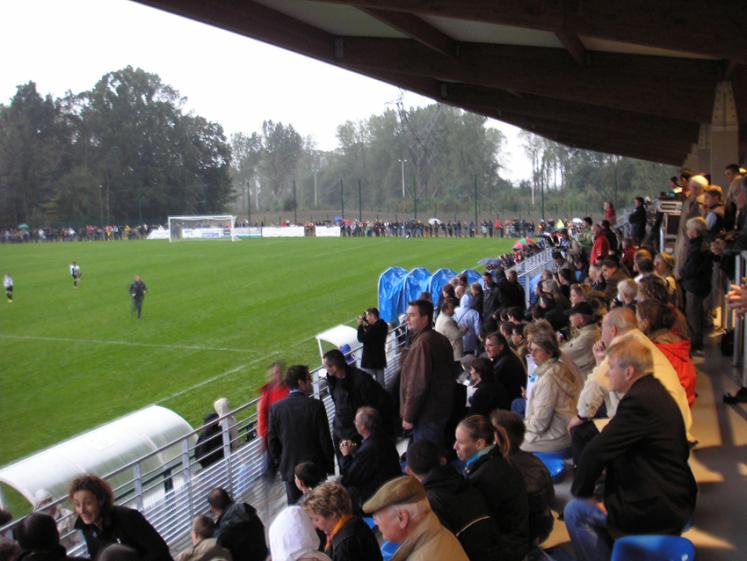 COMPLEXE SPORTIF - Vue depuis les tribunes