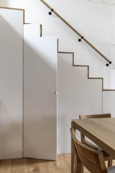 Création d'un escalier droit avec rangements intégrés
