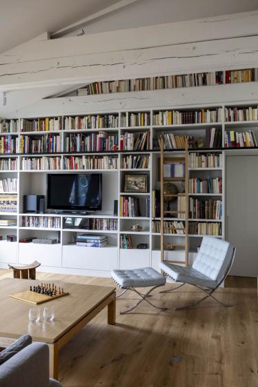 Création d'une bibliothèque sur mesure toute hauteur