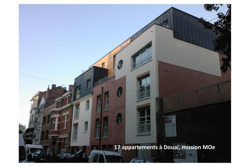 Immeuble de 14 logements et 1 bureau à Dou