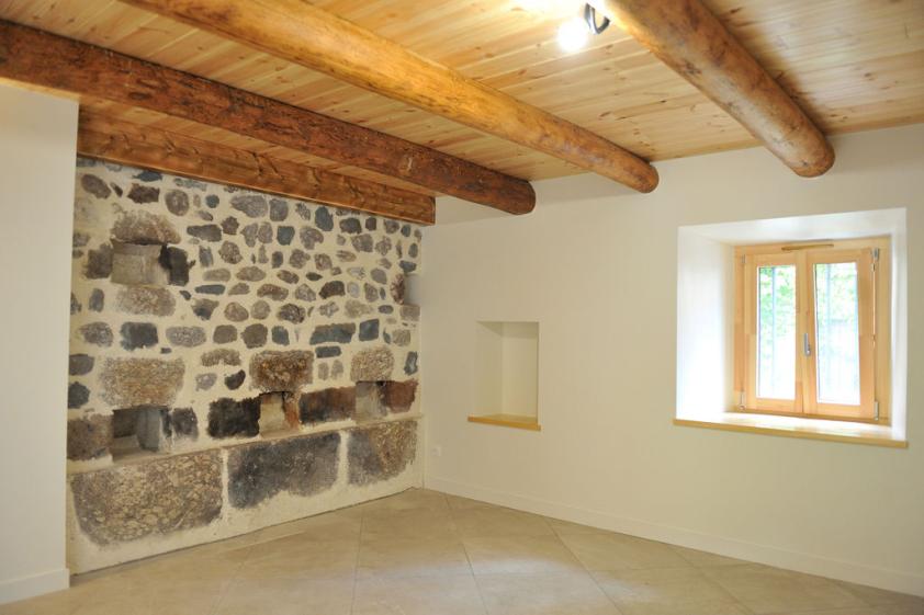 Petit salon - ancienne cheminée
