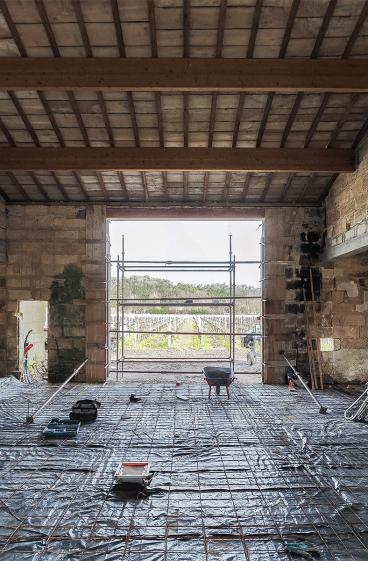 Longère rénovée en chai - photo travaux
