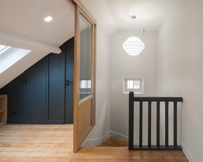 Bureau et escalier
