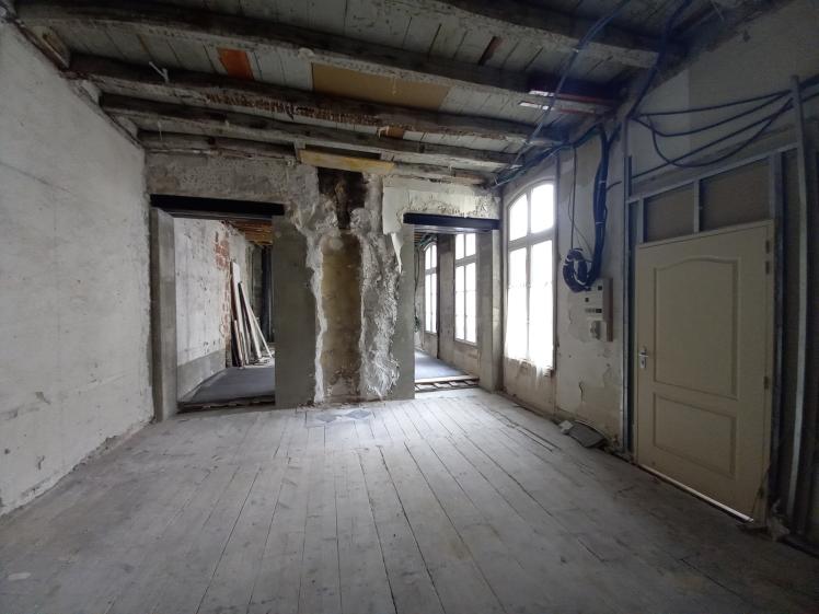 En cours de travaux Après curage et travaux d'agrandissement d'ouvertures