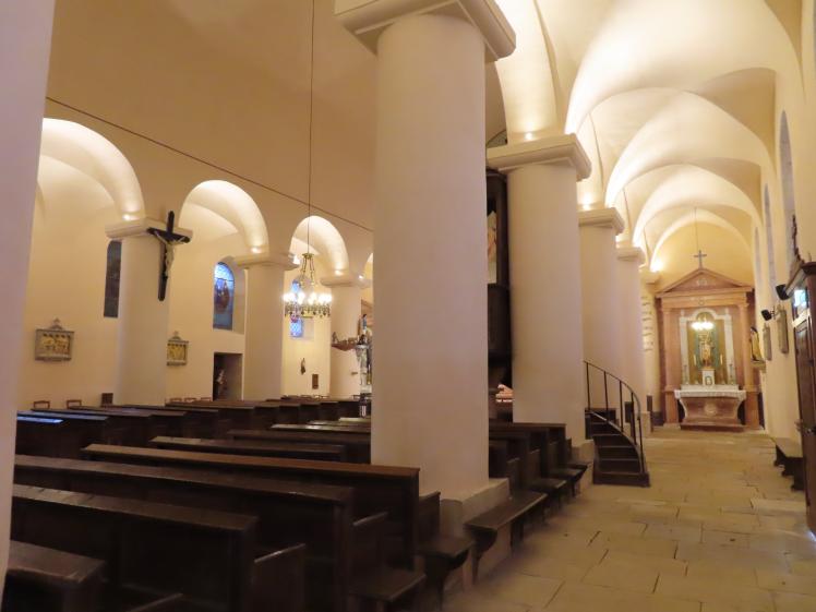 restauration des badigeons sur les murs et les voûtes